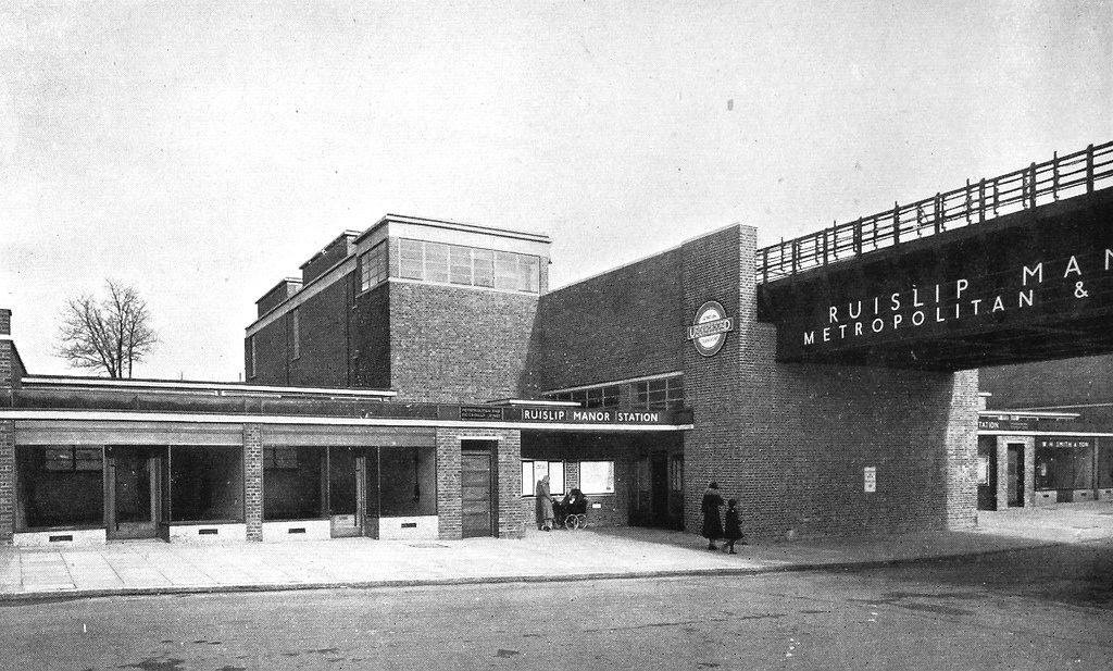 Ruislip Manor Station 10