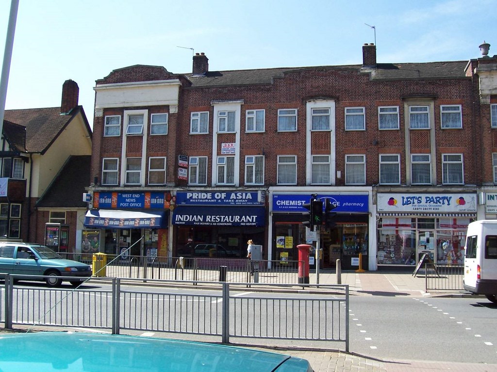 Shopping Parage In Ruislip Gardens 2