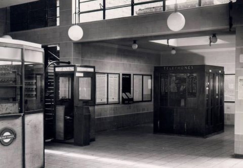 Looking Up Victoria Road Towards Ruislip Manor Station