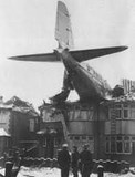 Dakota crashes in South Ruislip 5
